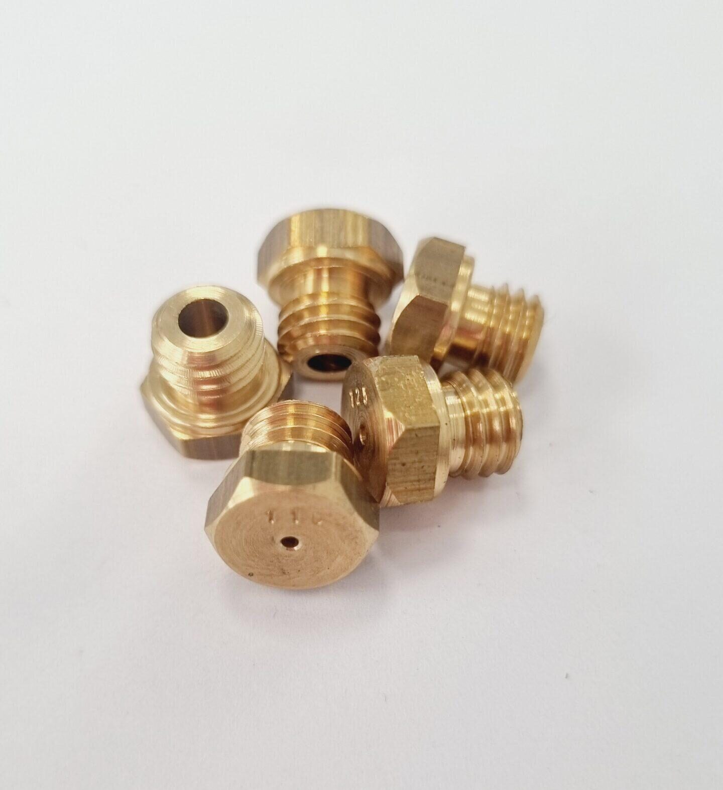 purkstukai_gamtinems_dujoms_M8x1,25 (2) Purkštukų komplektas viryklėms gamtinėms (miesto) dujoms M8x1,25